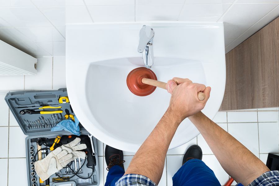 11 Common Plumbing Tools